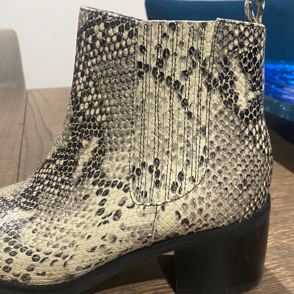 Blondo Snake Print Boots with Black Accents - Picture 13 of 17